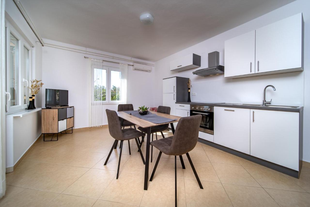 Apartmani Milena Barbat na Rabu المظهر الخارجي الصورة