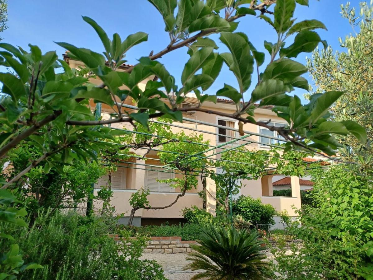 Apartmani Milena Barbat na Rabu المظهر الخارجي الصورة